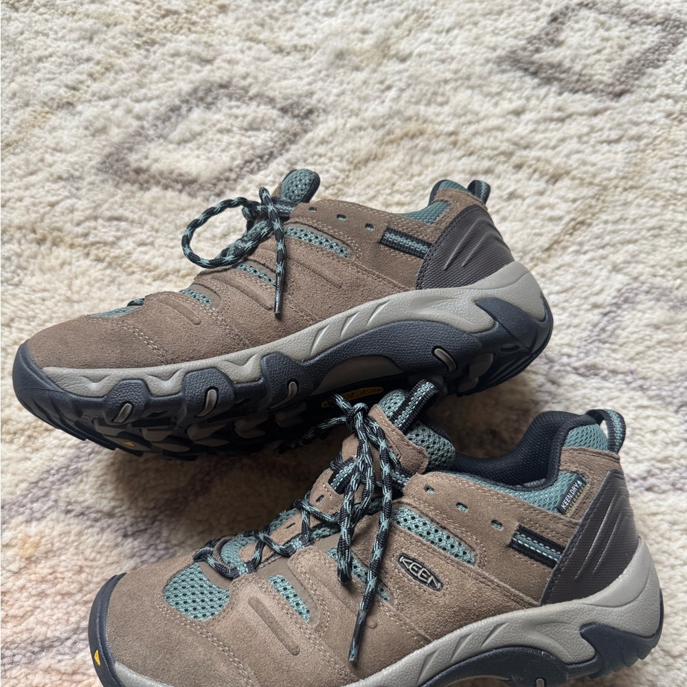 Keen Brown and Gray Hiking Shoes